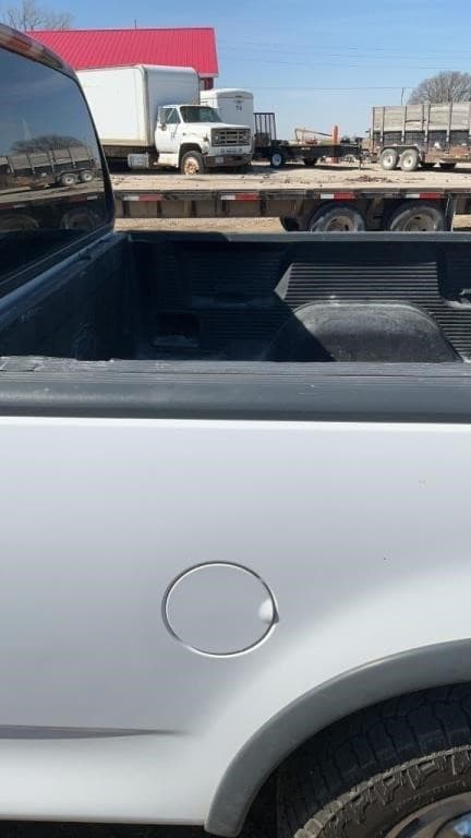 Image of Ford F-150 equipment image 4