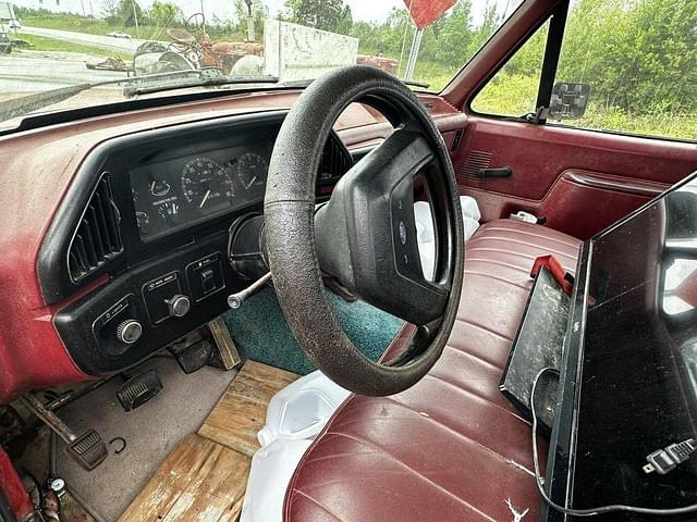 Image of Ford F-150 equipment image 4