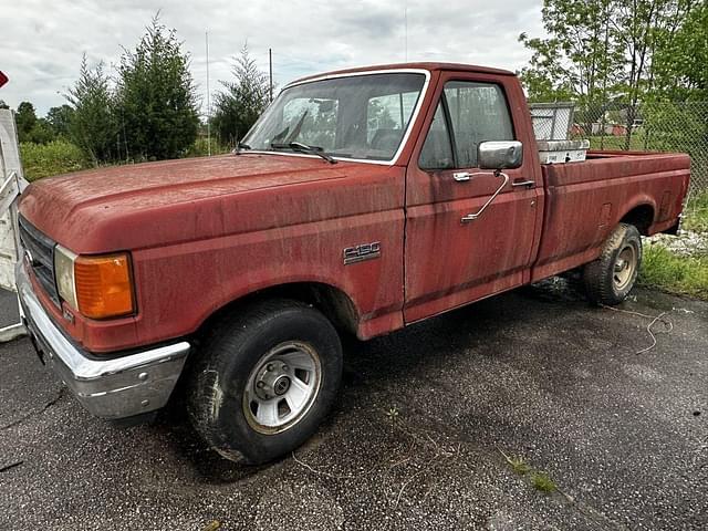 Image of Ford F-150 equipment image 1