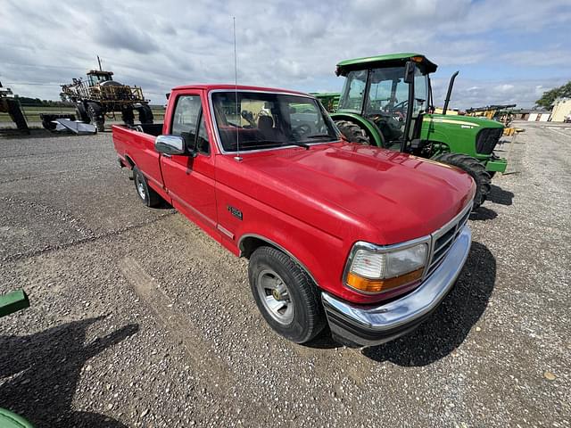 Image of Ford F-150 equipment image 2