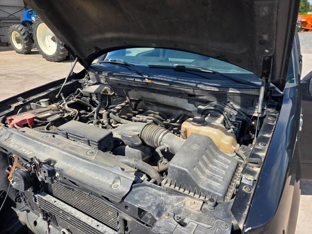 Image of Ford F-150 equipment image 2