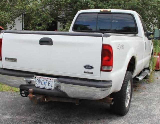Image of Ford F-250 equipment image 2