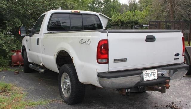 Image of Ford F-250 equipment image 3