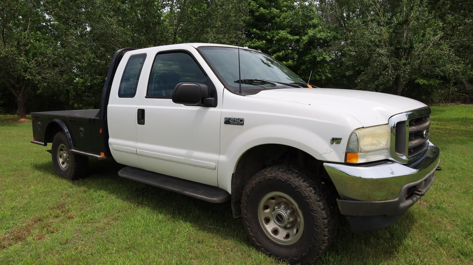 2002 Ford F-250 Equipment Image0