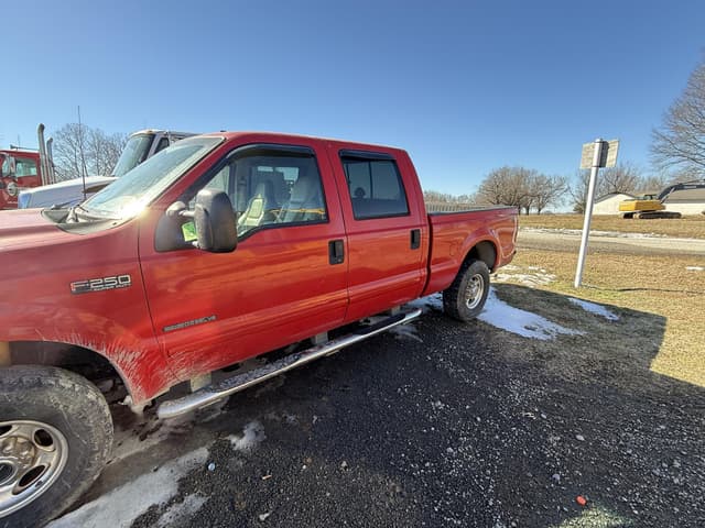 Image of Ford F-250 equipment image 1
