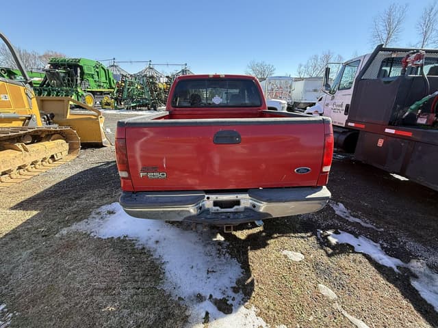 Image of Ford F-250 equipment image 3