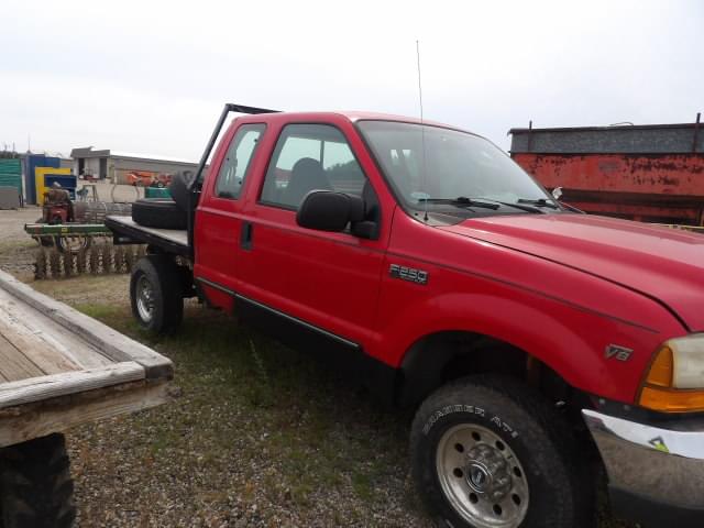 Image of Ford F-250 equipment image 1
