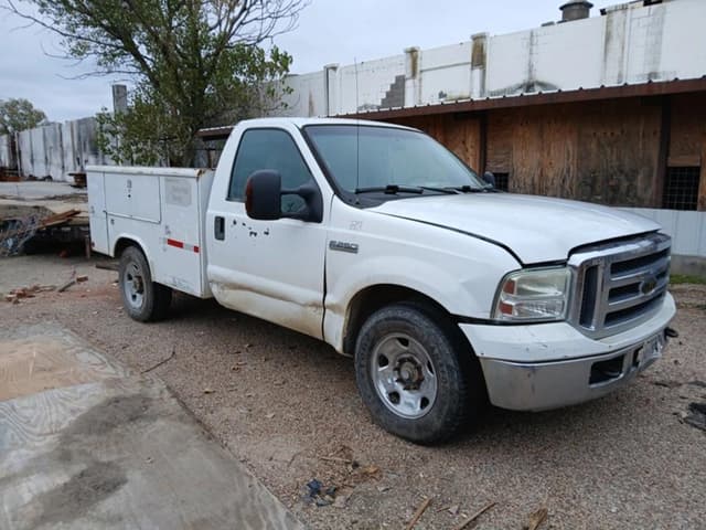 Image of Ford F-250 equipment image 1