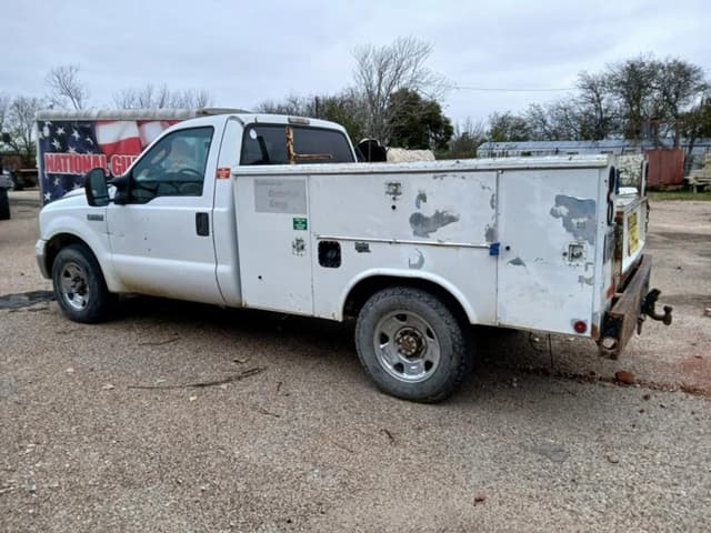 Image of Ford F-250 equipment image 2