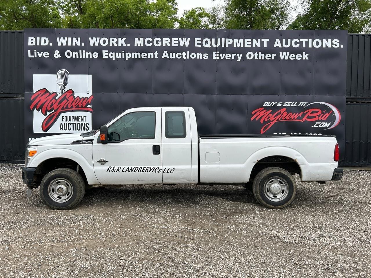 Ford F-250 Equipment Image0