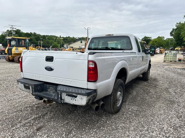 Image of Ford F-250 equipment image 3