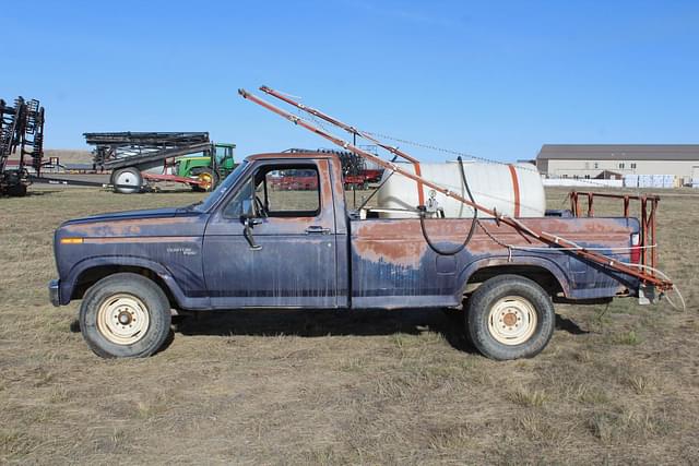 Image of Ford F-250 equipment image 1