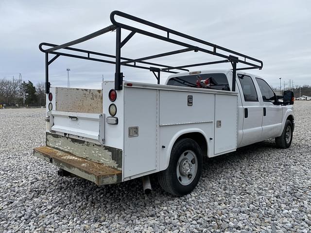 Image of Ford F-250 equipment image 2