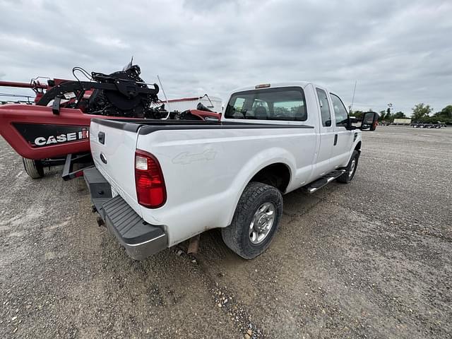 Image of Ford F-250 equipment image 4