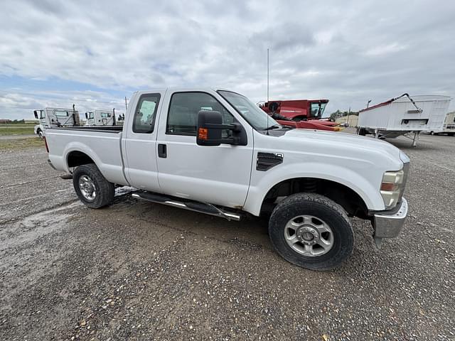 Image of Ford F-250 equipment image 3