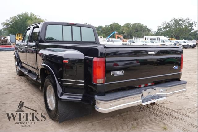 Image of Ford F-350 equipment image 2