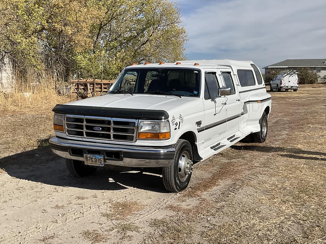 Image of Ford F-350 Primary image