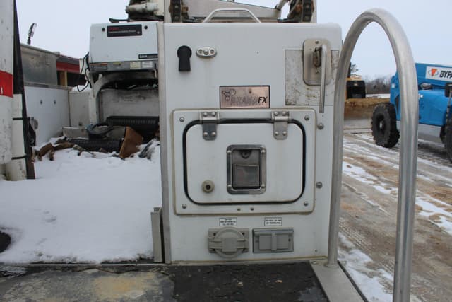 Image of Ford F-350 equipment image 3