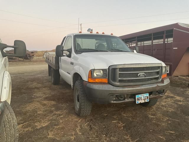 Image of Ford F-350 equipment image 1