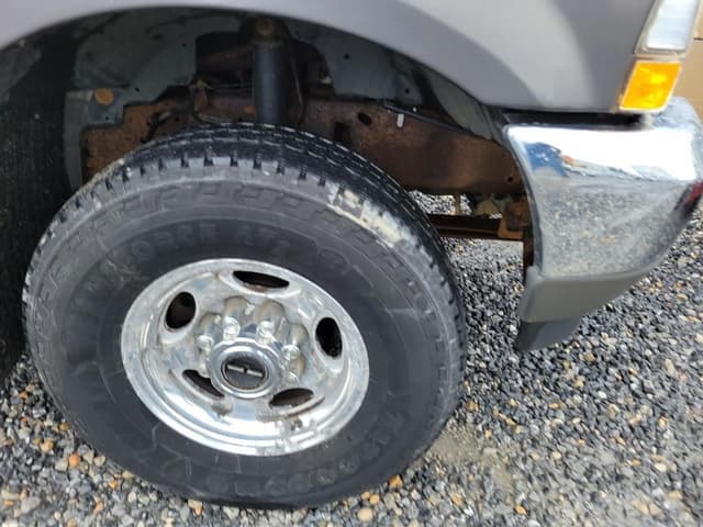 Image of Ford F-350 equipment image 2