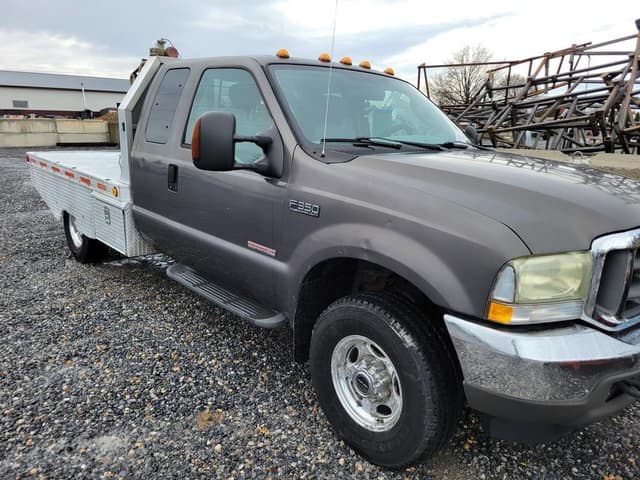 Image of Ford F-350 equipment image 1