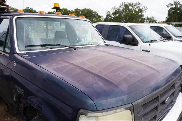 Image of Ford F-350 equipment image 2