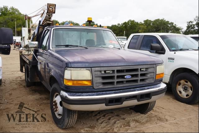 Image of Ford F-350 equipment image 1