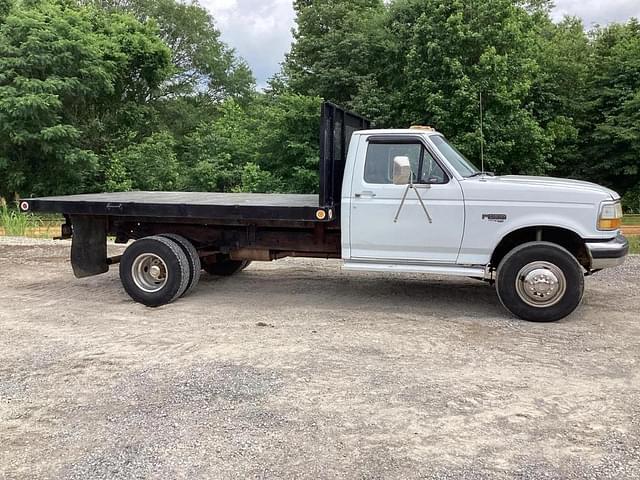 Image of Ford F-350 equipment image 1