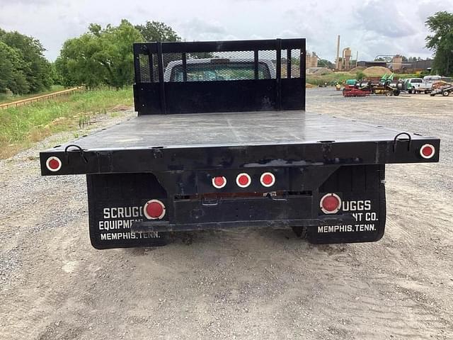 Image of Ford F-350 equipment image 4
