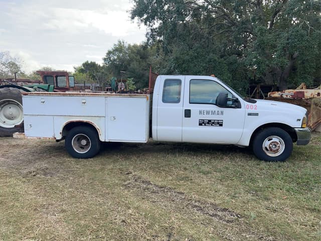 Image of Ford F-350 equipment image 4