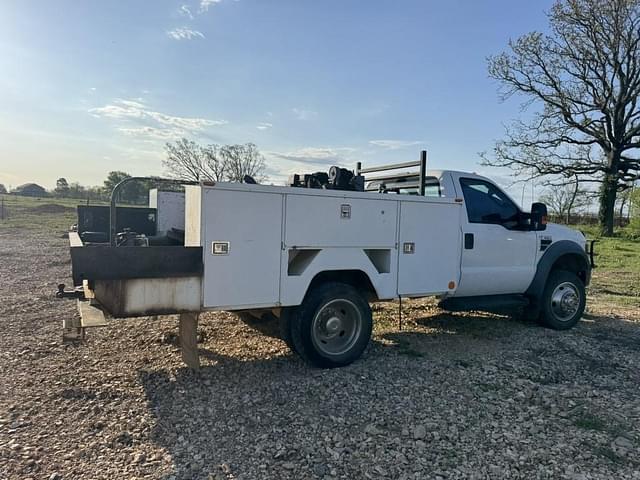 Image of Ford F-350 equipment image 1