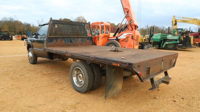 Image of Ford F-450 equipment image 4