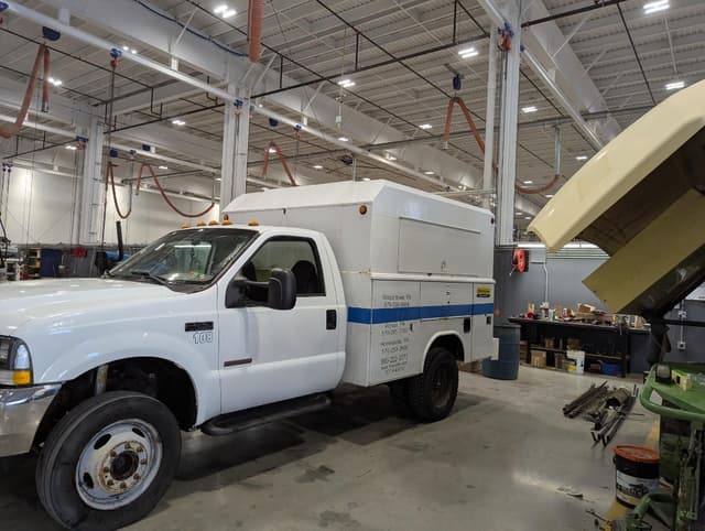 Image of Ford F-450 equipment image 1