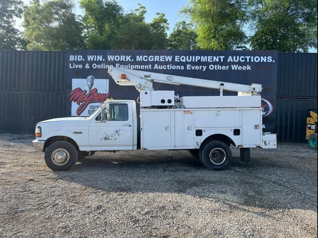 Image of Ford F-450 equipment image 2