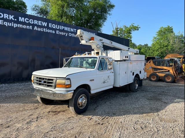 Image of Ford F-450 equipment image 1
