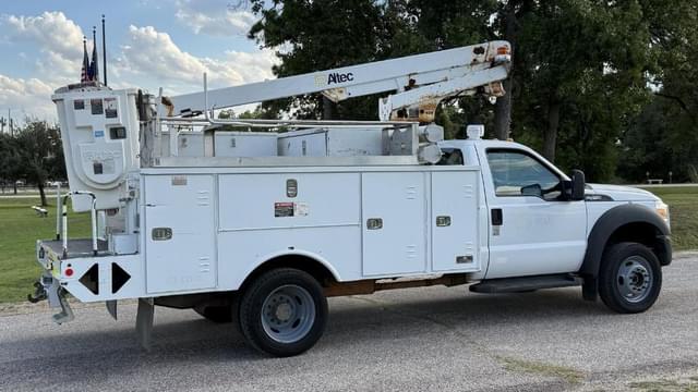 Image of Ford F-450 equipment image 3