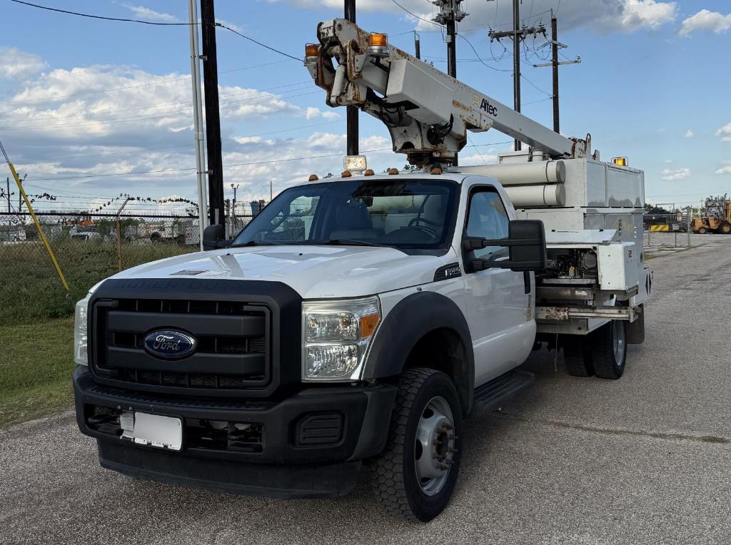 Image of Ford F-450 Primary image
