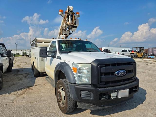 Image of Ford F-450 equipment image 2