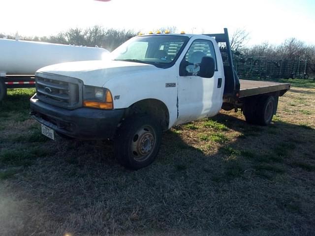 Image of Ford F-450 equipment image 4