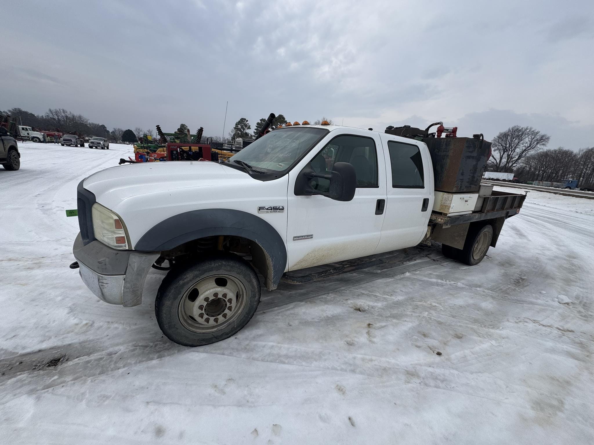Ford F-450 Equipment Image0