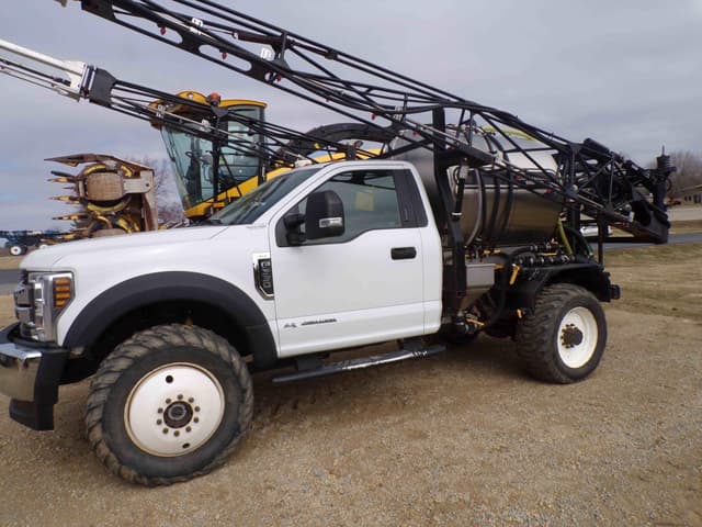Image of Ford F-550 equipment image 3