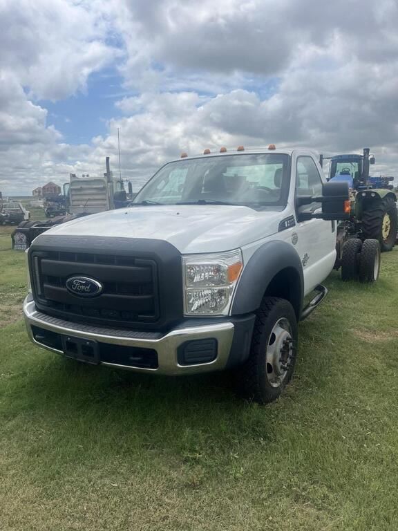 Ford F-550 Equipment Image0