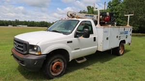 2004 Ford F-550 Image