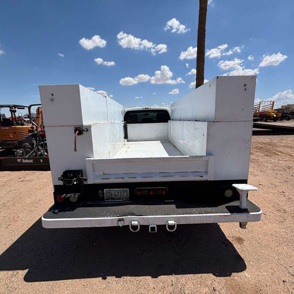 Image of Ford F-550 equipment image 3