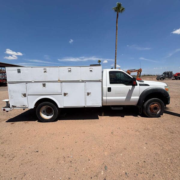 Image of Ford F-550 equipment image 1