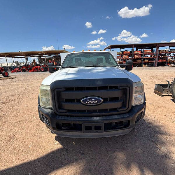 Image of Ford F-550 equipment image 2