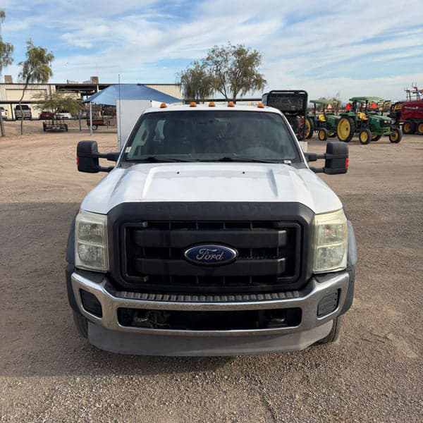 Image of Ford F-550 equipment image 2