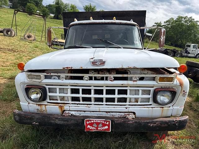 Image of Ford F-600 equipment image 4