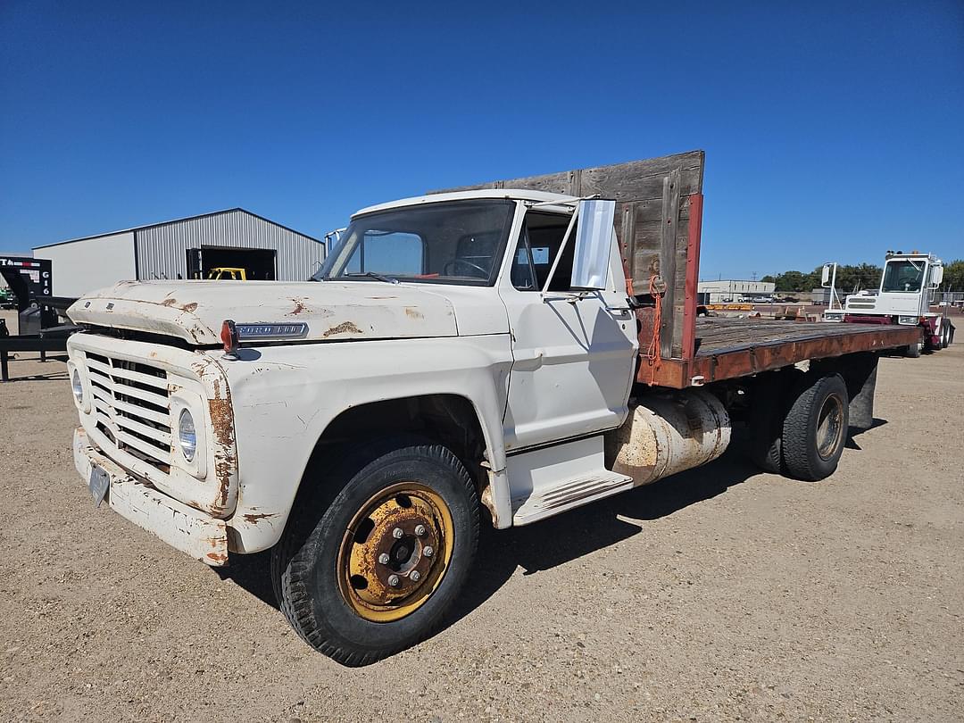 Image of Ford F600 Primary image