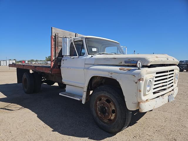 Image of Ford F600 equipment image 2